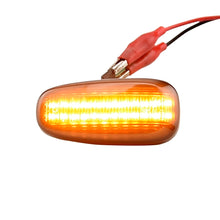 Učitaj sliku u galeriji, LED dinamički migavci Opel Astra G/Zafira A zatamnjeni – detalj