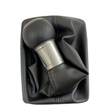 Učitaj sliku u galeriji, kvalitetna ručica menjača za audi a4 enterijer