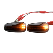 Učitaj sliku u galeriji, LED dinamički migavci Opel Astra G/Zafira A zatamnjeni – detalj