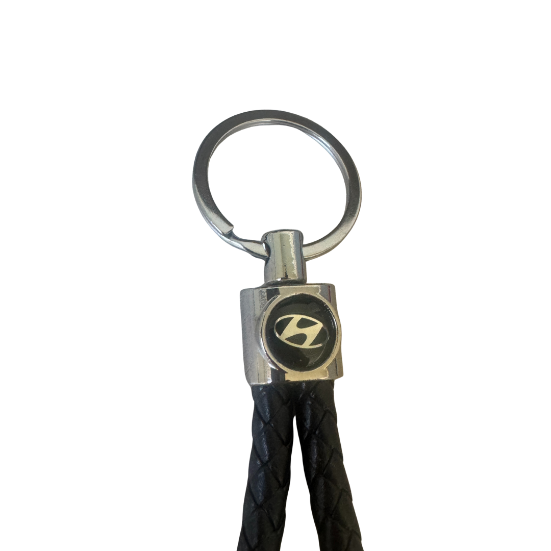 logo hyundai na pletenom privesku za ključeve