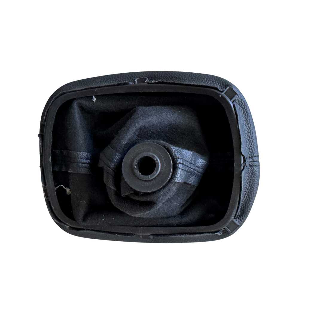 otvor za montažu 12mm ručica passat 