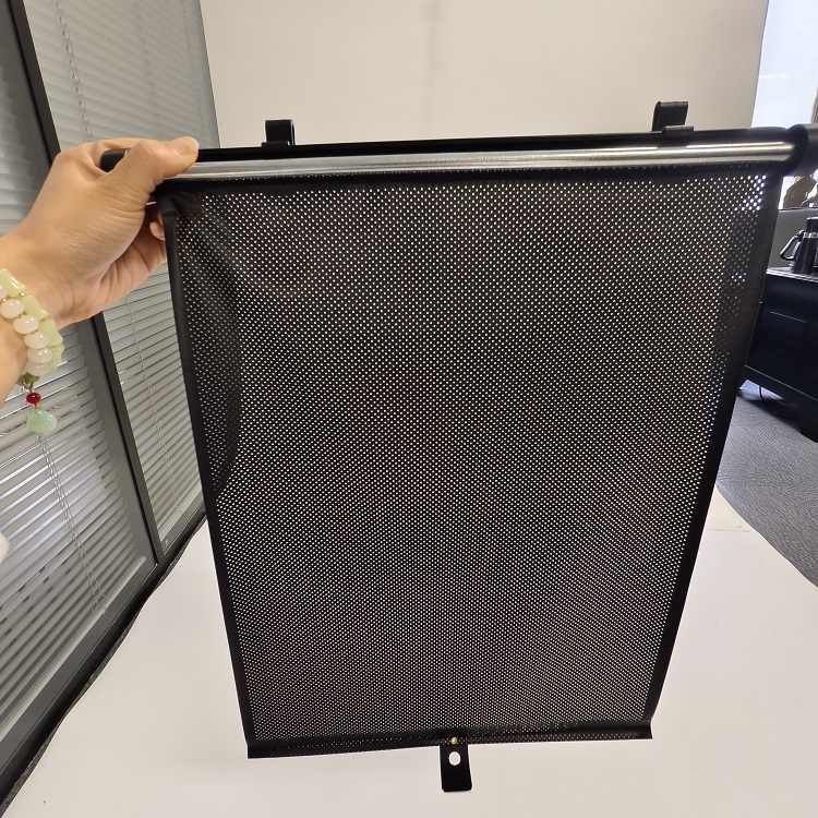 Set rolo zavesica za auto – praktična UV zaštita za putnike