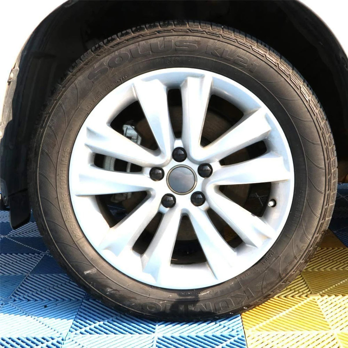 detalj pvc poklopaca srafova crni