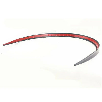 Univerzalni gumeni spojler za gepek 1.5m x 3.8cm – mat crni – montaža bez bušenja